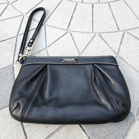 Coach 1941 SOHO Pleated Leather Zip Clutch Wristlet - Picture 2 of 13